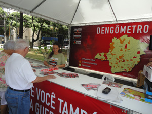 No_dengometro_as_pessoas_foram_conscientizadas_na_mobilizacao_contra_a_Dengue