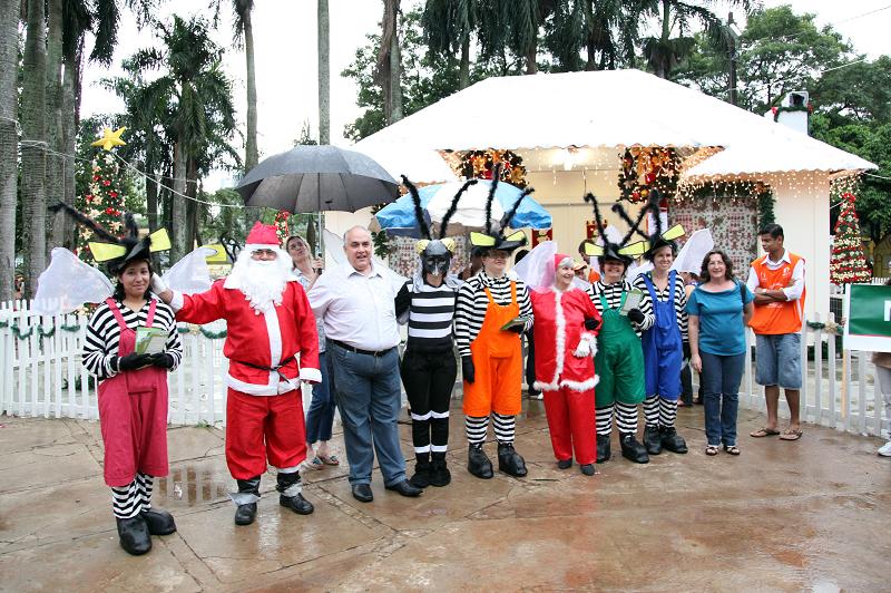 A campanha Natal sem Dengue foi lançada na Vila do Papai Noel e já está nas ruas e Unidades Básicas de Saúde