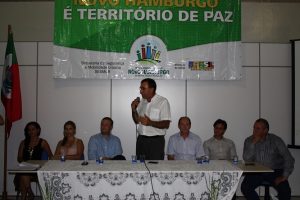 2011-1-25-SESMUR-Prefeitura_apresenta_Mulheres_da_Paz_para_Comunidade_97
